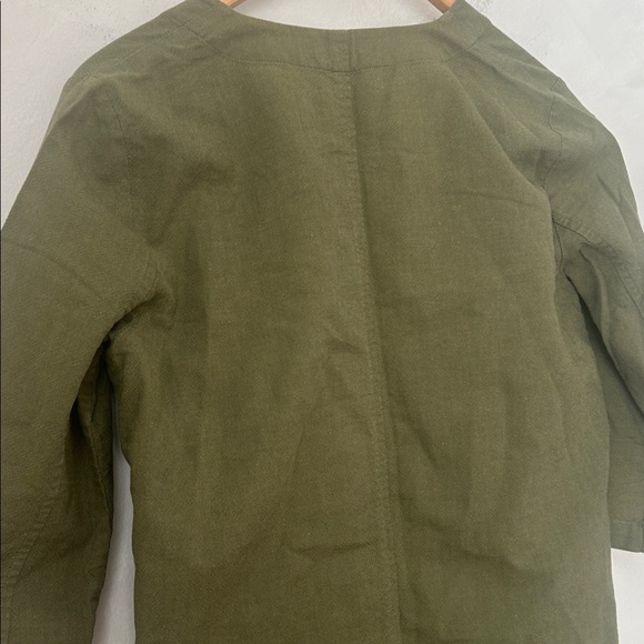 Eileen Fisher Cross-Dyed  Organic Cotton Jacket in Olive Green shacket - Picture 8 of 9